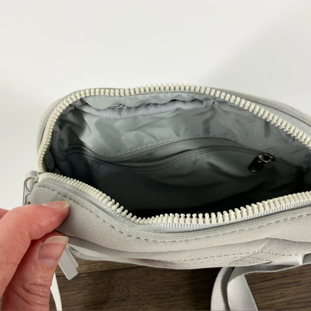 VOORAY Sidekick Gray-Moto Crossbody‎ Bag